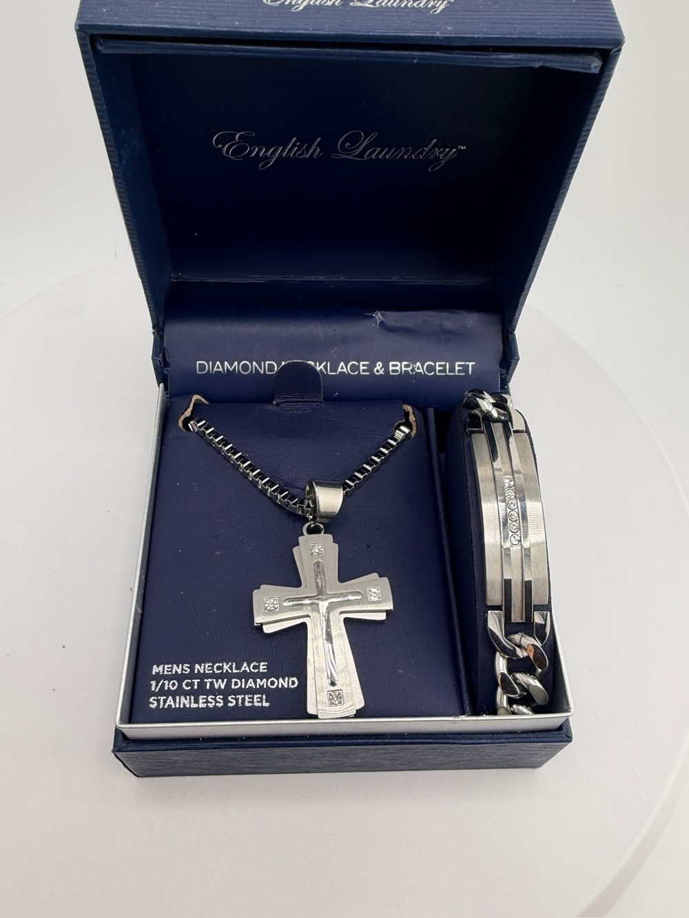 English Laundry 1/10 ct.
Diamond & Stainless Steel
Cross Necklace With Matching